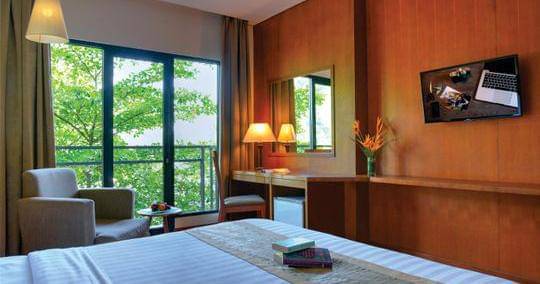 traveloka.com/Oak Tree Emerald Hotel & Conventions Semarang